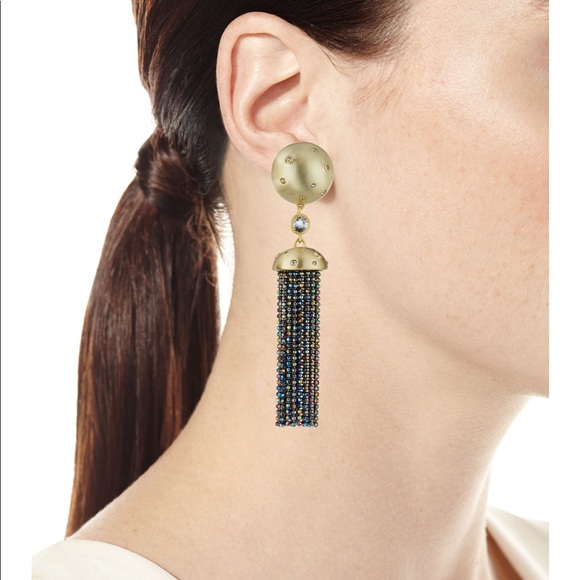 Kendra Scott Sue Tassel Clip-on Earrings in Gold - Picture 7 of 8